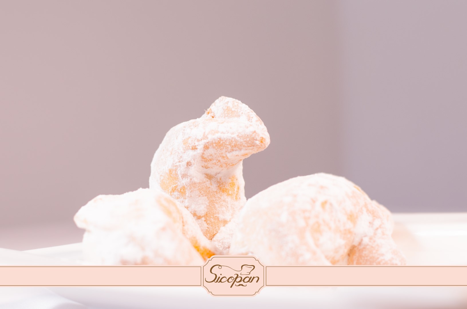 Cornulețe mari cu nucă (salon)