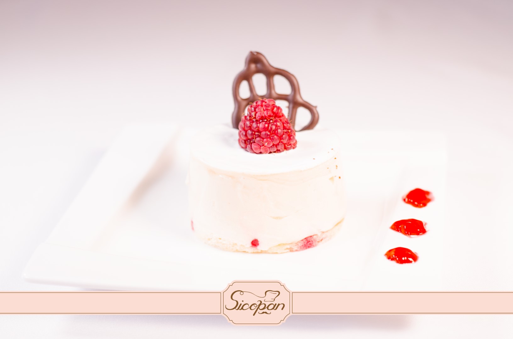 MiniMousse de Ciocolată albă cu zmeură sau caramel