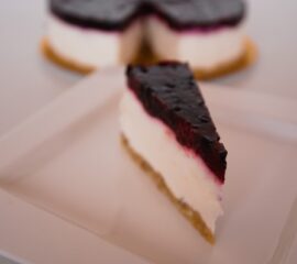 Tort cheesecake cu zmeură