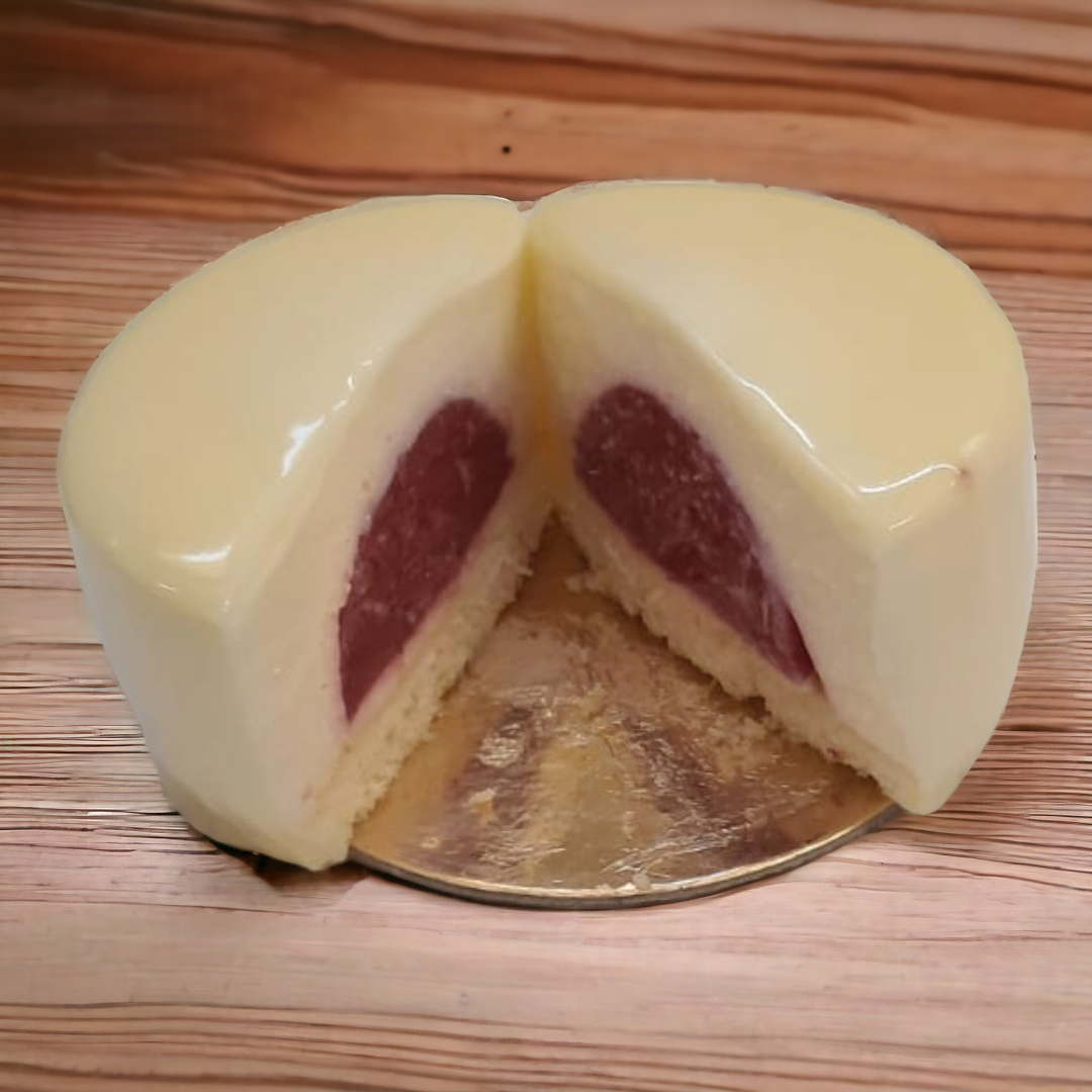 Tort monoporție cu mousse de ciocolată belgiană albă cu cocos și inserție de căpșuni - imagine 2